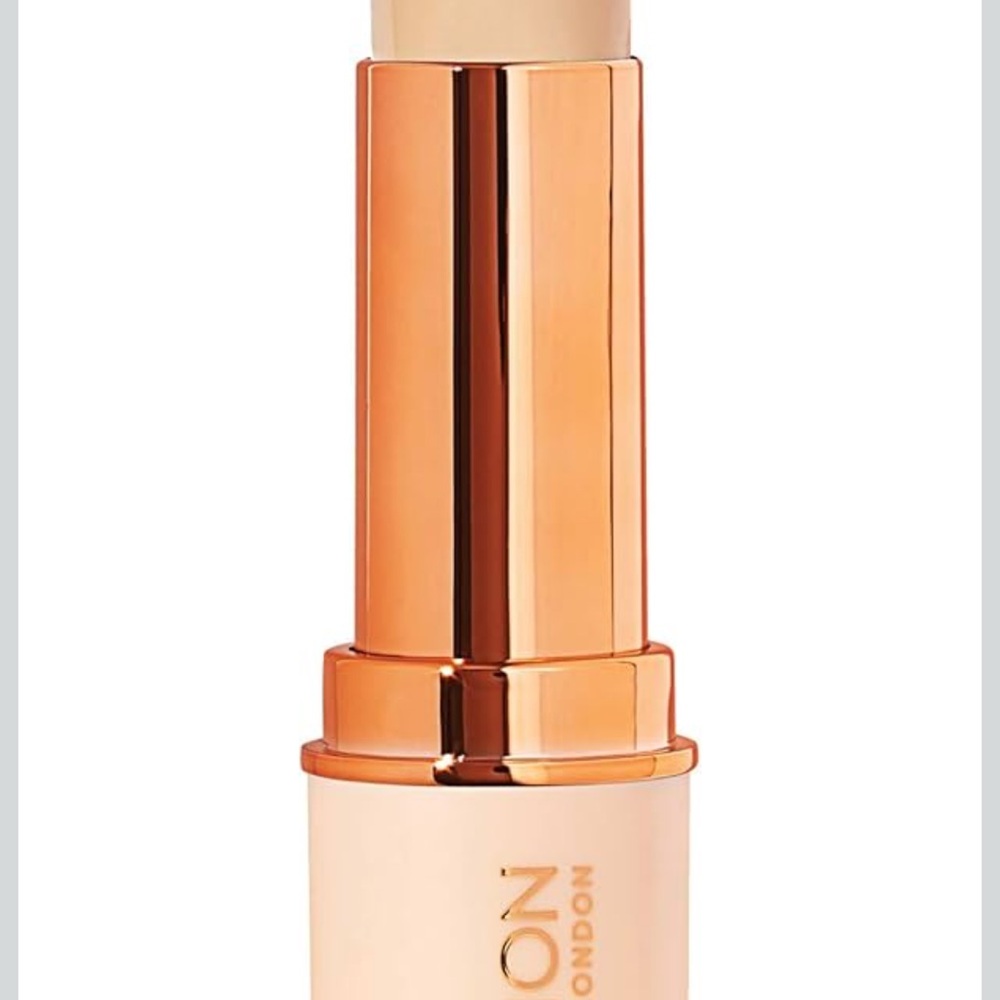 Metrey  makeup revolution fast base stick foundation F3. 6.2 g